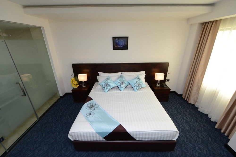 Hotel Lexus Rangoon Buitenkant foto