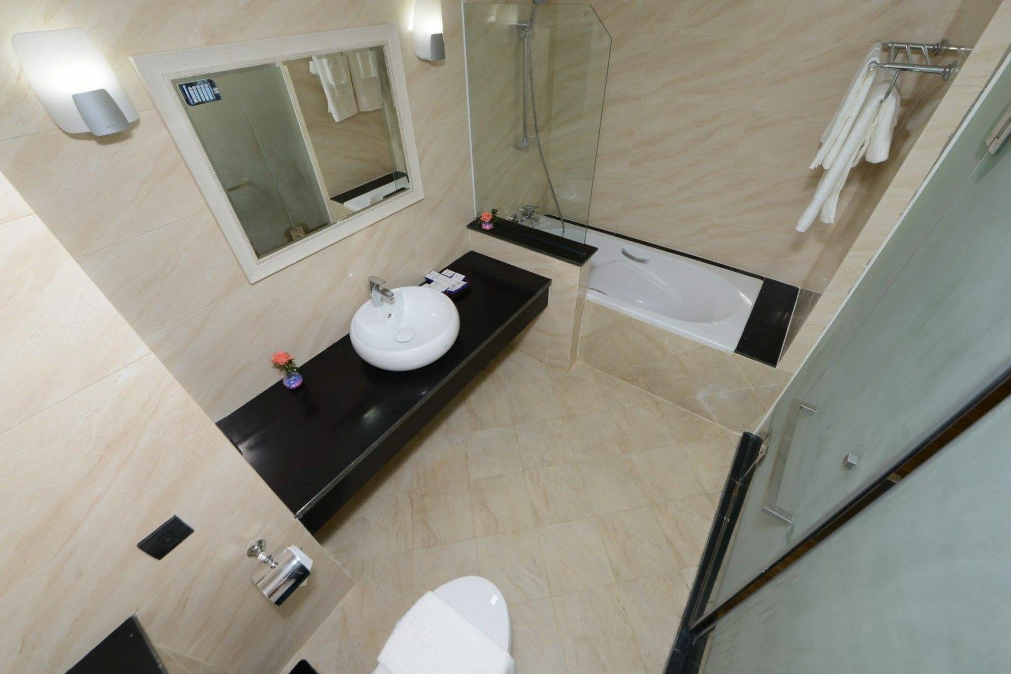 Hotel Lexus Rangoon Buitenkant foto
